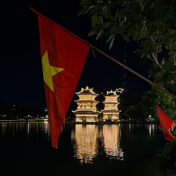 Hoa Lu di notte