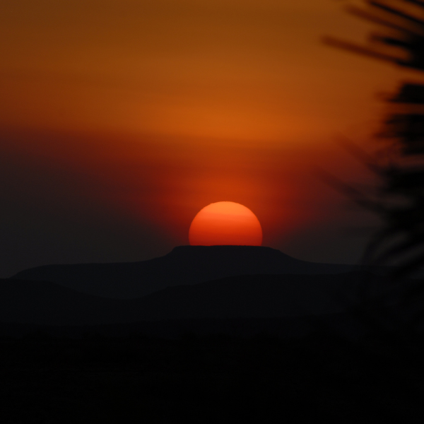 Tramonto nel deserto in Namibia