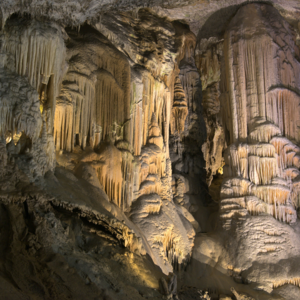 Interni della grotta di Postumia in Slovenia