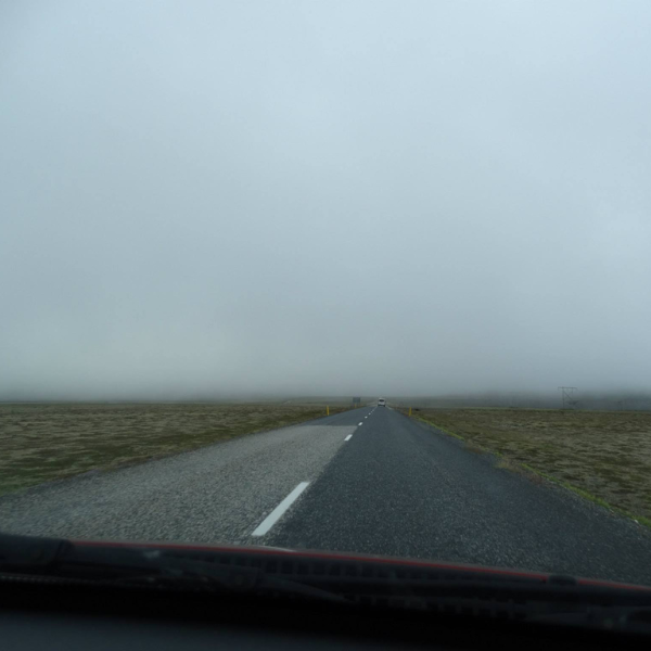 Nebbia e pioggia in Islanda